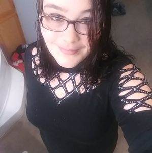 Meet your Posher, Kira